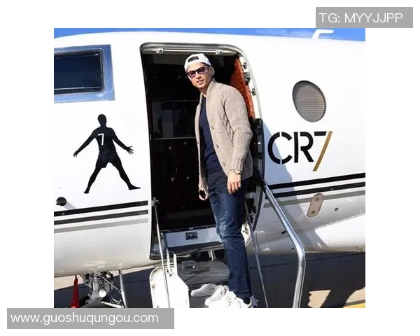 球星同款足球包价格揭秘 看看明星球员背包的真实价值