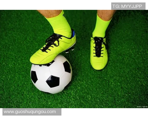 如何根据球星偏好选择适合自己的足球鞋提升场上表现